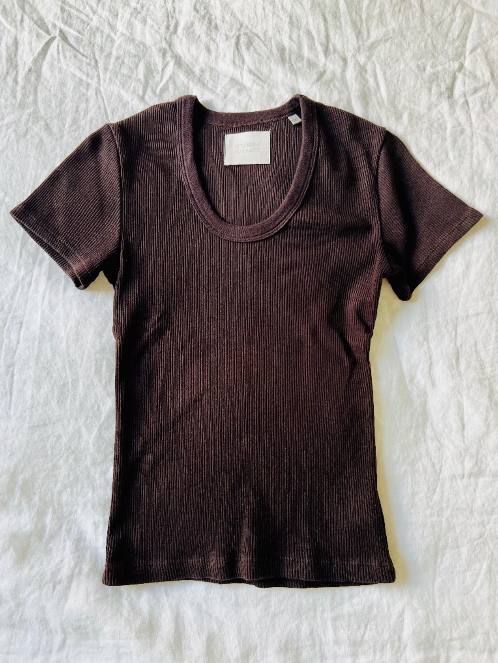 citizens of humanity maude u neck tee in chocolate